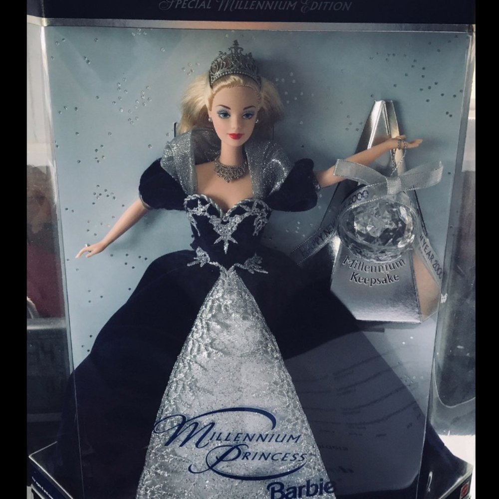 MILLENNIUM PRINCESS BARBIE 2000 NIB